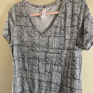 Lularoe Christy T- EUC Medium